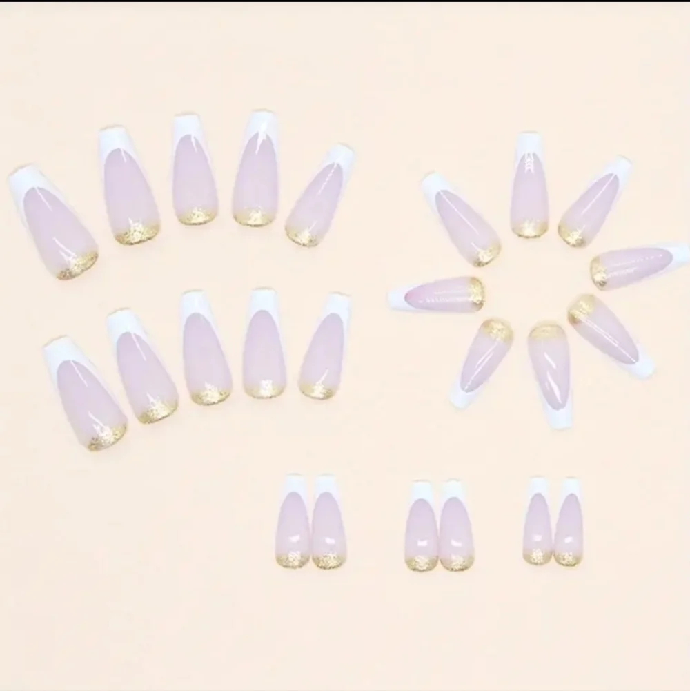 24 Pieces press on nails